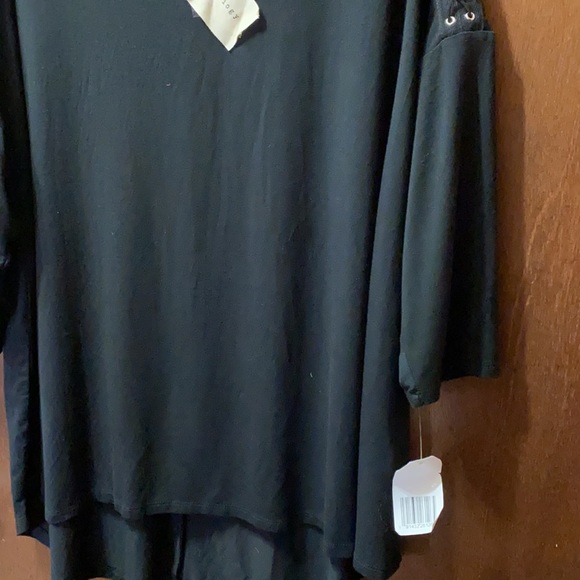 Top - Picture 5 of 7